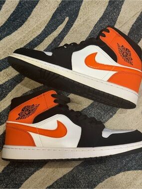 Air Jordan 1 Mid